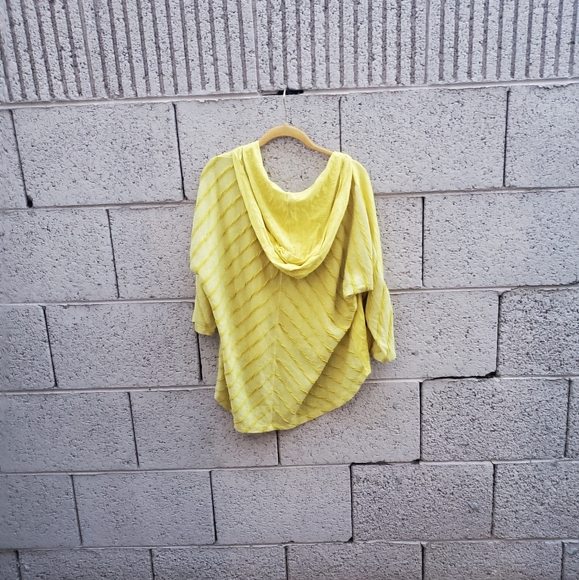 Sundance Contrast Hooded Top. - Picture 5 of 13